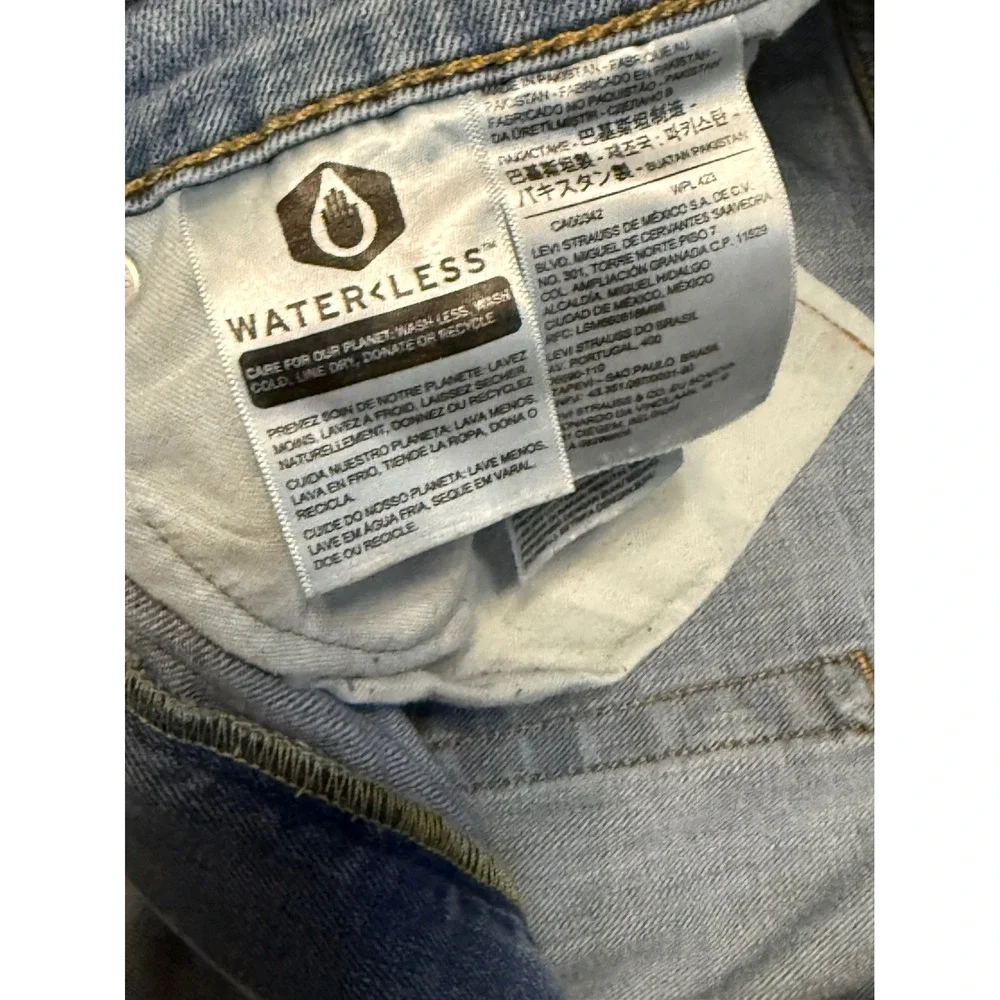 Levi's 502 Taper Fit Jeans Mens 36x32‎ Light Wash WaterLess Denim Blue 502-0101
